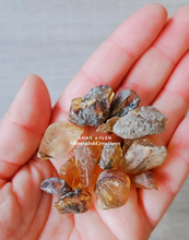Carica l'immagine nel visualizzatore di Gallery, Ambra grezza