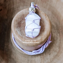 Carica l'immagine nel visualizzatore di Gallery, Collana My Aura filo lilla, Selenite