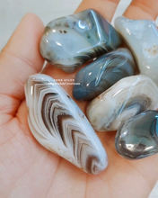 Carica l'immagine nel visualizzatore di Gallery, Agata del Botswana burattato