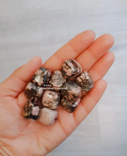 Carica l'immagine nel visualizzatore di Gallery, Rodonite burattata