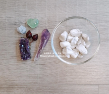 Carica l'immagine nel visualizzatore di Gallery, Howlite Bianca burattata