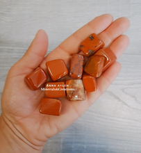 Carica l'immagine nel visualizzatore di Gallery, Diaspro Rosso burattato