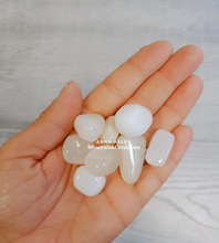 Carica l'immagine nel visualizzatore di Gallery, Pietra di luna burattata