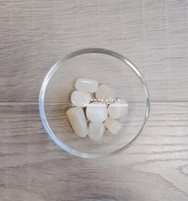 Carica l'immagine nel visualizzatore di Gallery, Pietra di luna burattata