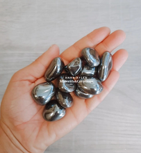 Carica l'immagine nel visualizzatore di Gallery, Ematite burattata