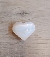 Carica l'immagine nel visualizzatore di Gallery, Cuore Selenite, special form