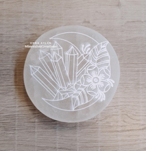 Carica l'immagine nel visualizzatore di Gallery, Disco Selenite Luna e Cristalli