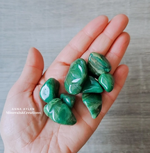 Carica l'immagine nel visualizzatore di Gallery, Fuchsite burattata