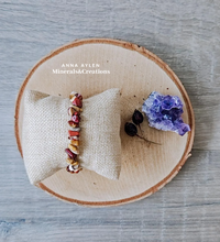 Carica l'immagine nel visualizzatore di Gallery, Bracciale Mookaite scagliette